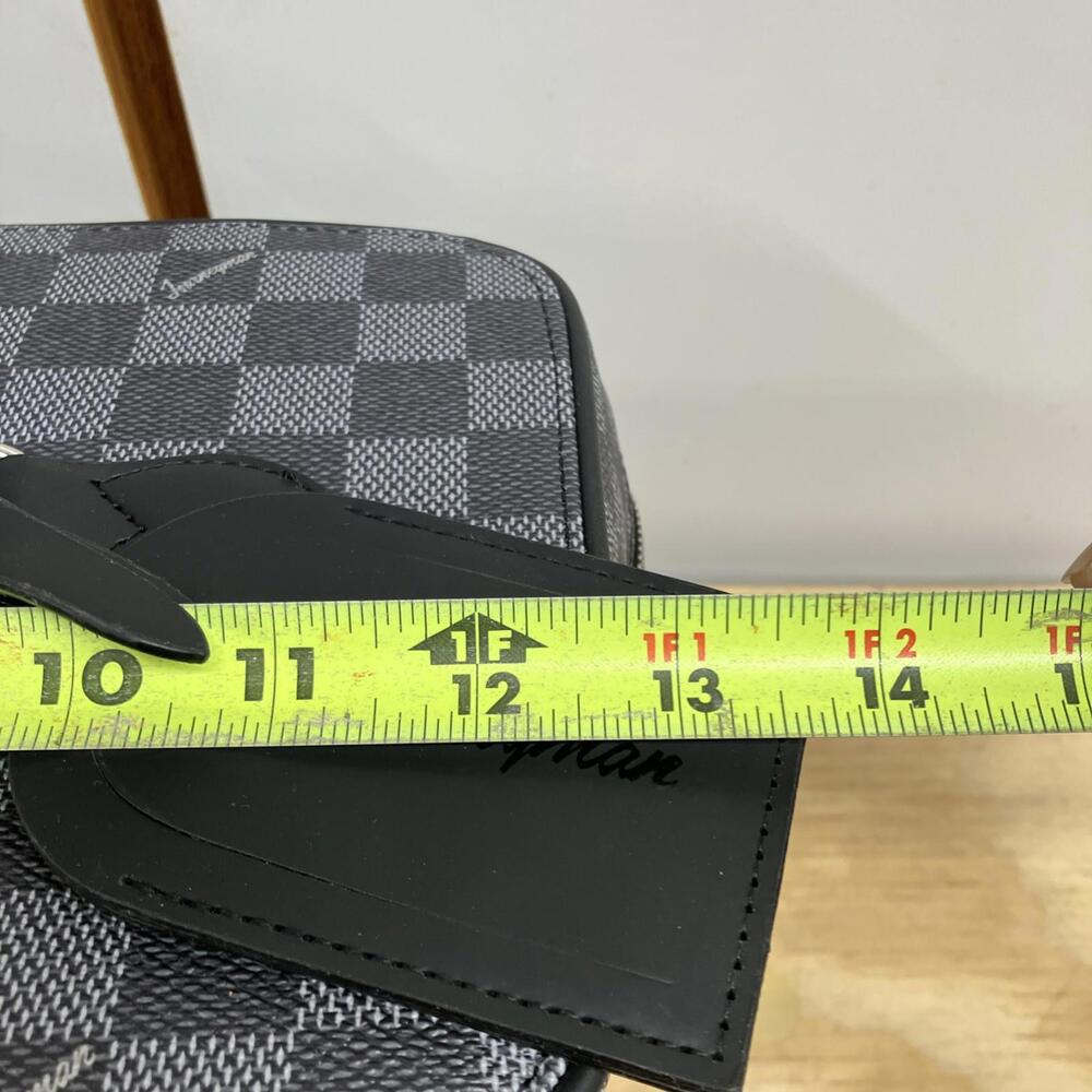 Journeyman Signature Checkered Gray Canvas Luggage Travel Makeup & Bathroom Bag - Picture 15 of 16